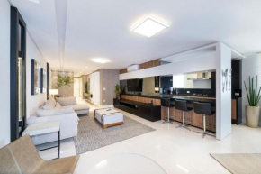 Varandas do Atlântico 02B - Excelente apartamento em condomínio de luxo a beira mar - Piscina climatizada - Academia